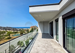 Modern villa with sea view, surrounded by nature and premium comfort