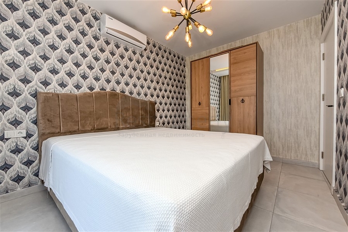 Modern apartment with panoramic sea view 