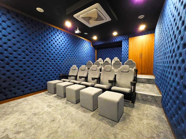 Modern apartment with panoramic sea view 