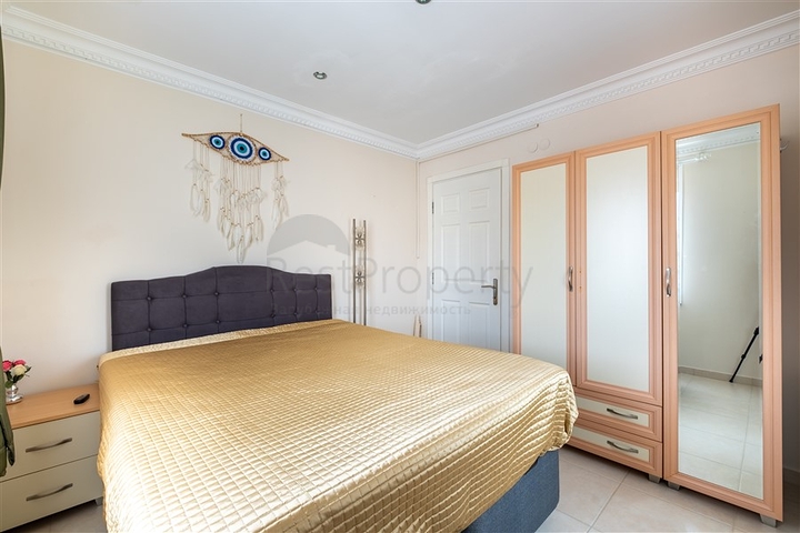 Ideal seaside home: spacious villa with views of the Mediterranean Sea