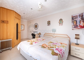 Ideal seaside home: spacious villa with views of the Mediterranean Sea