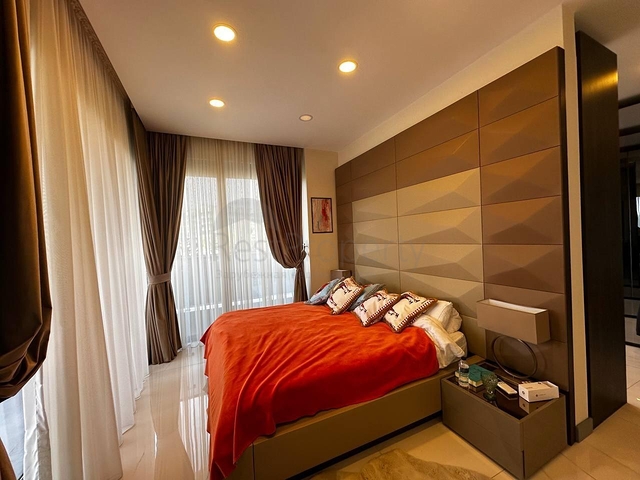 Spacious duplex by the sea in a premium complex - for connoisseurs of a high standard of living