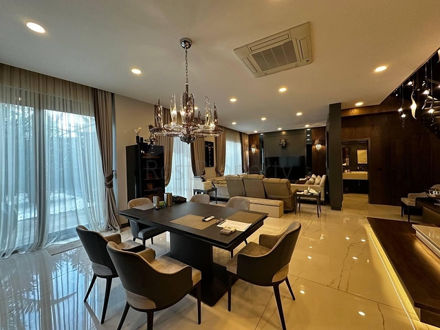 Spacious duplex by the sea in a premium complex - for connoisseurs of a high standard of living