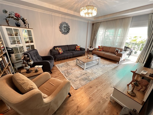 Spacious 2+1 Apartment in Oba, Alanya — 130 m², Modern Complex