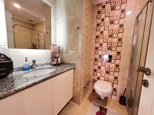 Spacious 2+1 Apartment in Oba, Alanya — 130 m², Modern Complex