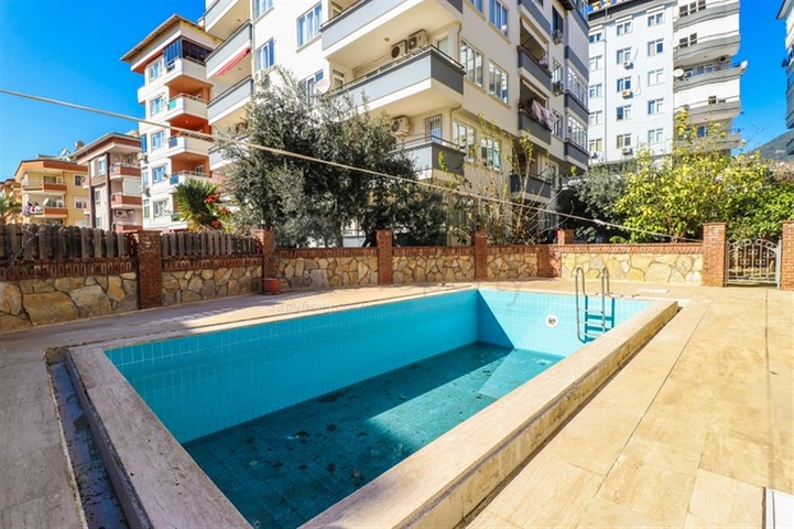 Duplex furnished 3+1 apartment with a spacious terrace in the center of Alanya