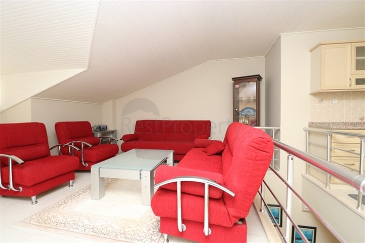 Duplex furnished 3+1 apartment with a spacious terrace in the center of Alanya