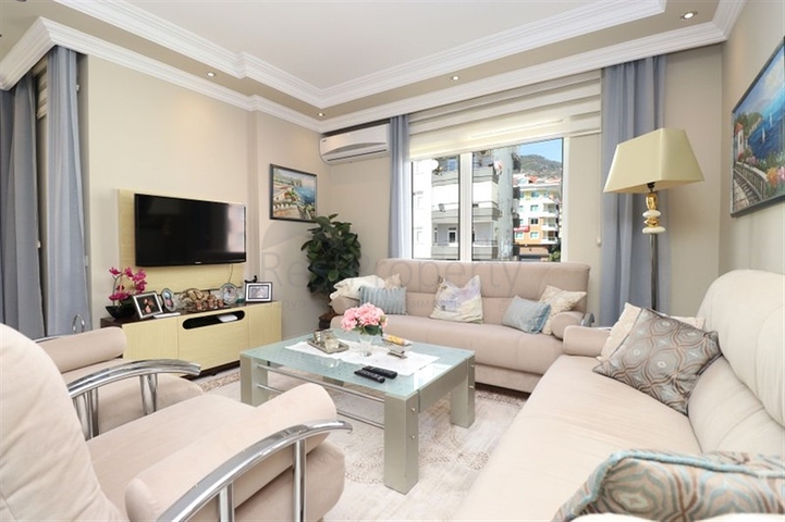 Duplex furnished 3+1 apartment with a spacious terrace in the center of Alanya