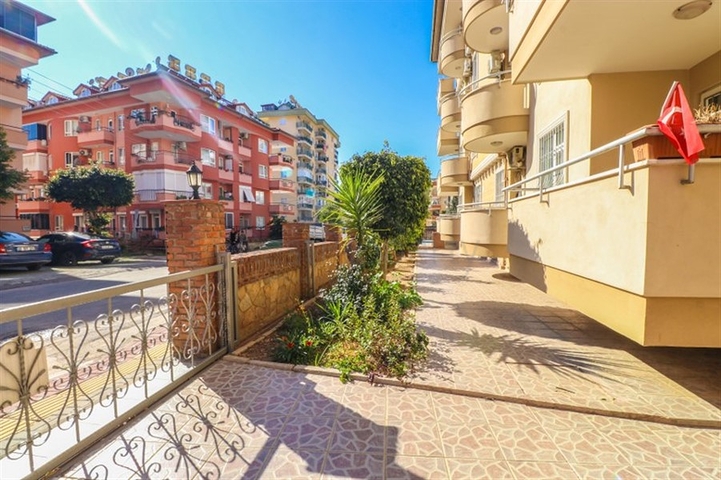 Duplex furnished 3+1 apartment with a spacious terrace in the center of Alanya
