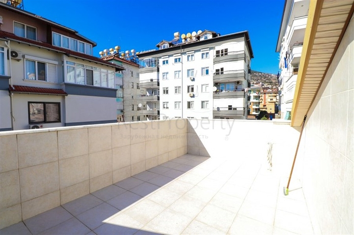 Duplex furnished 3+1 apartment with a spacious terrace in the center of Alanya