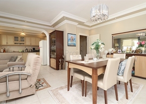 Duplex furnished 3+1 apartment with a spacious terrace in the center of Alanya