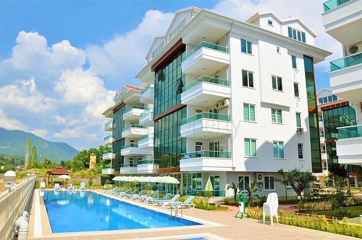 Cozy furnished apartment near the sea in the green area of Kestel