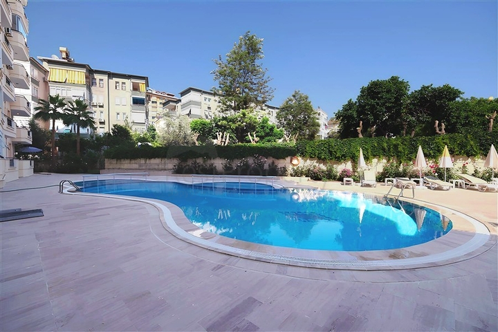 Furnished 2+1 Apartment in Cleopatra, Alanya — 700 m to the Beach