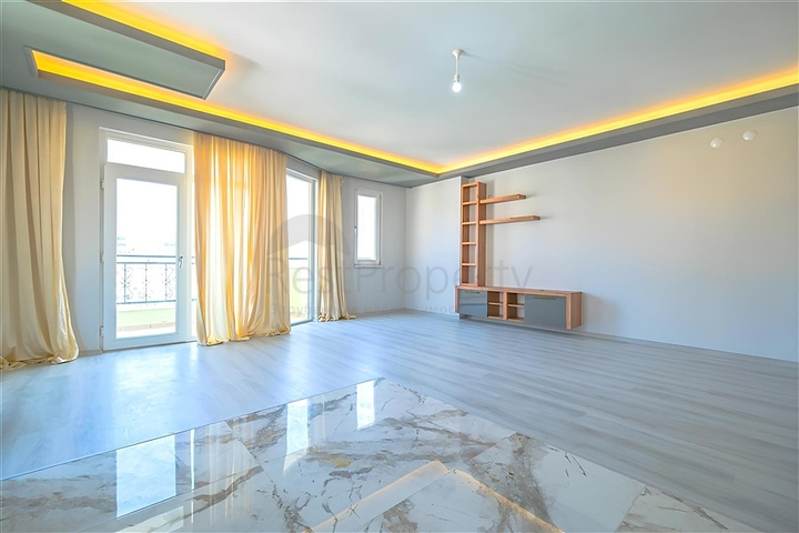 Furnished 2+1 Apartment in Cleopatra, Alanya — 700 m to the Beach