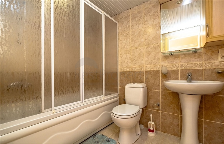 Spacious 4+1 penthouse in a cozy residential complex in Oba district — comfort for the whole family