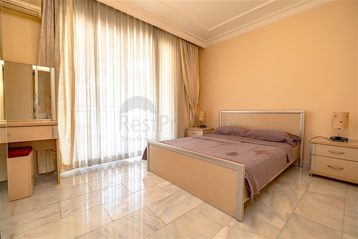 Spacious 4+1 penthouse in a cozy residential complex in Oba district — comfort for the whole family