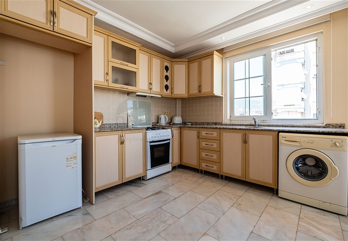 Spacious 4+1 penthouse in a cozy residential complex in Oba district — comfort for the whole family