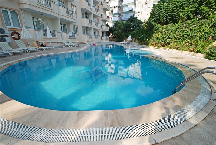 Furnished 2+1 Apartment in Cleopatra, Alanya — 700 m to the Beach