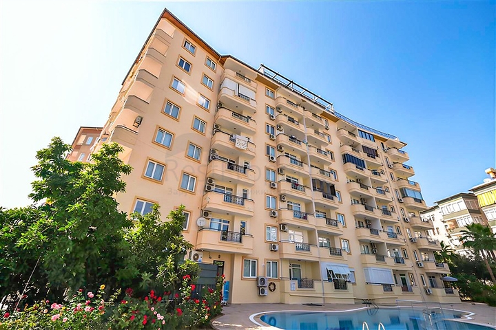 Furnished 2+1 Apartment in Cleopatra, Alanya — 700 m to the Beach