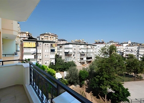 Furnished 2+1 Apartment in Cleopatra, Alanya — 700 m to the Beach