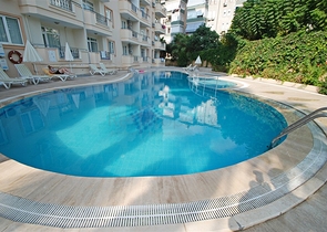 Furnished 2+1 Apartment in Cleopatra, Alanya — 700 m to the Beach