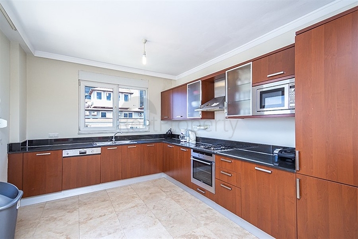 Spacious 2+1 apartment in a well—maintained complex in the Cikcilli area - comfort and convenience for life