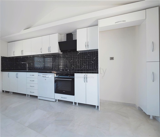 Spacious 3+1 Penthouse in Cleopatra, Alanya — 700 m to the Beach