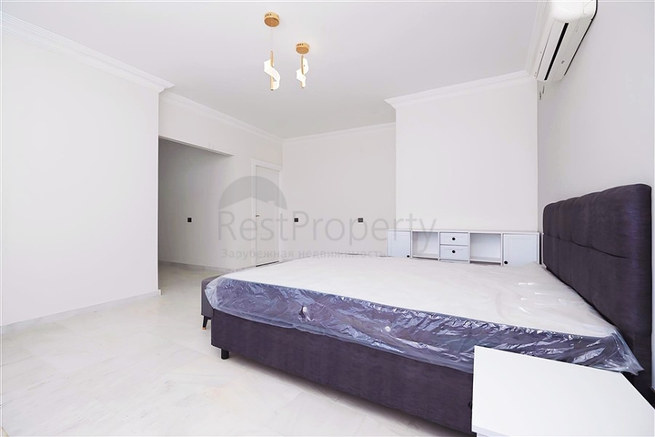 Spacious 3+1 Penthouse in Cleopatra, Alanya — 700 m to the Beach