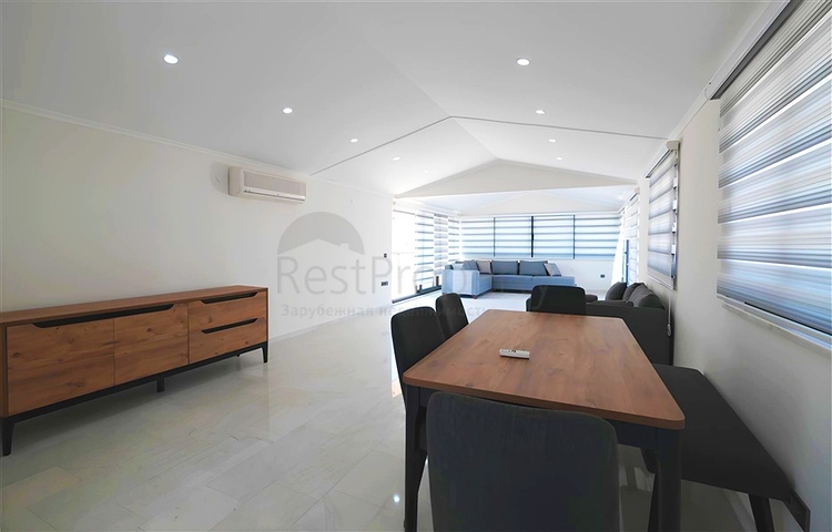 Spacious 3+1 Penthouse in Cleopatra, Alanya — 700 m to the Beach