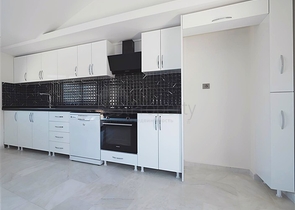 Spacious 3+1 Penthouse in Cleopatra, Alanya — 700 m to the Beach