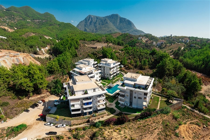 Bright 2+1 Apartment with Modern Facilities in a Prestigious Complex — 2.9 km to the Sea