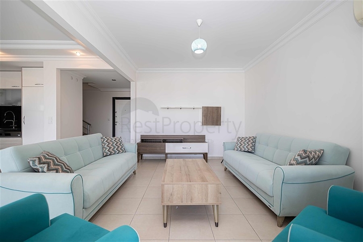 Spacious penthouse with terrace and sea view in a prestigious residential complex