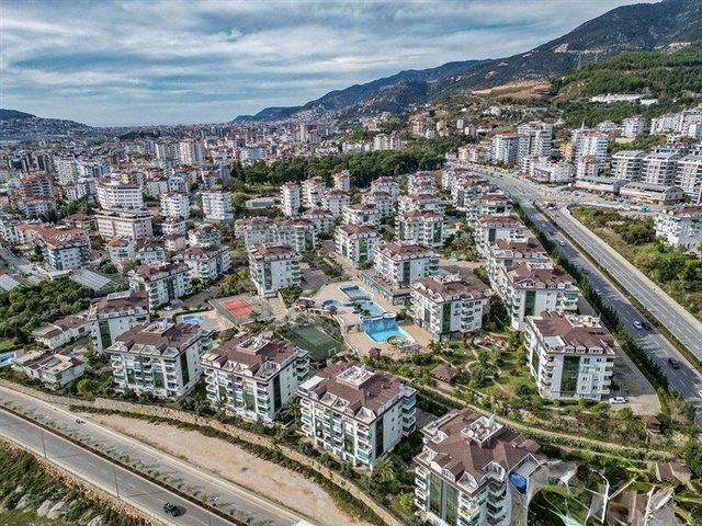 Spacious penthouse with terrace and sea view in a prestigious residential complex