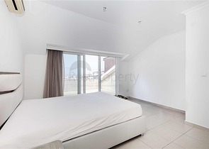 Spacious penthouse with terrace and sea view in a prestigious residential complex