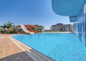 Spacious penthouse with terrace and sea view in a prestigious residential complex