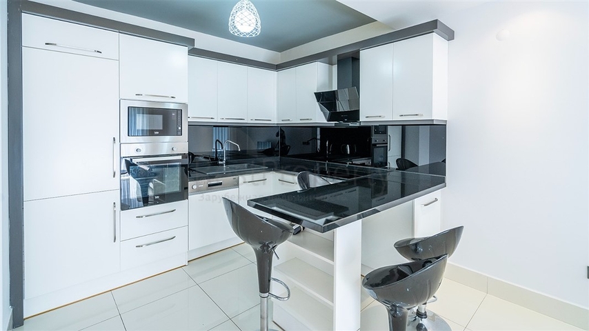 Modern 1+1 apartment in a residential complex with rich infrastructure by the sea