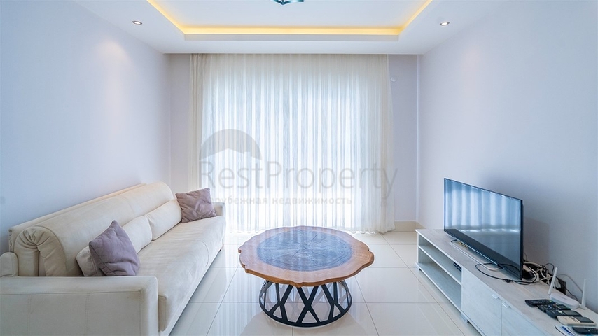 Modern 1+1 apartment in a residential complex with rich infrastructure by the sea