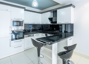 Modern 1+1 apartment in a residential complex with rich infrastructure by the sea