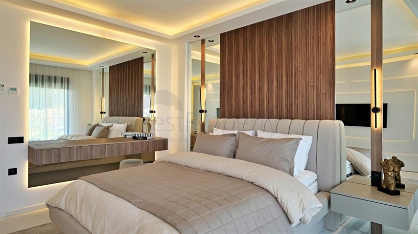 Modern villa with panoramic sea view in Alanya