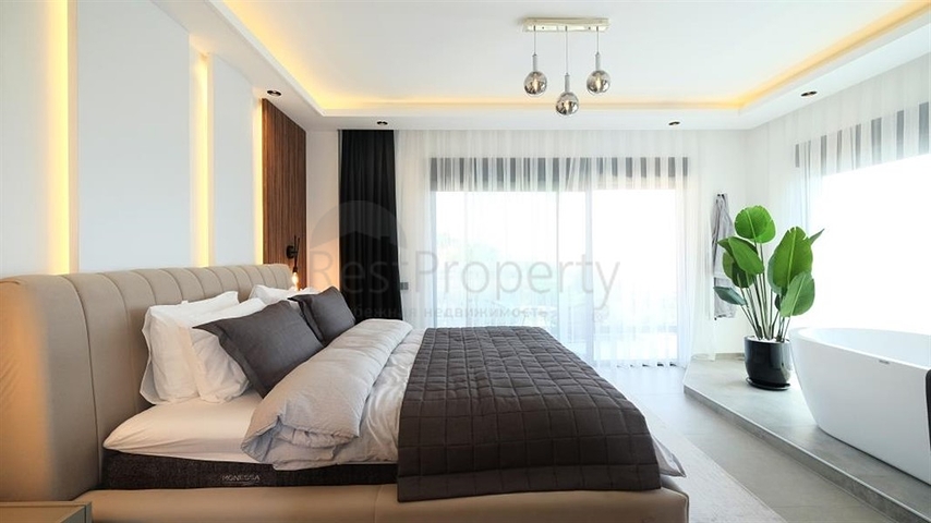 Modern villa with panoramic sea view in Alanya