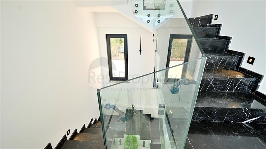 Modern villa with panoramic sea view in Alanya