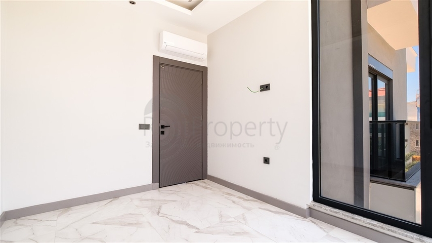 Modern apartment by the sea, surrounded by peace and comfort