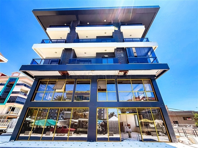 Penthouse by the sea with spacious terraces and panoramic views