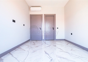 Penthouse by the sea with spacious terraces and panoramic views