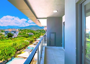 Penthouse by the sea with spacious terraces and panoramic views