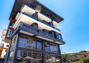 Penthouse by the sea with spacious terraces and panoramic views