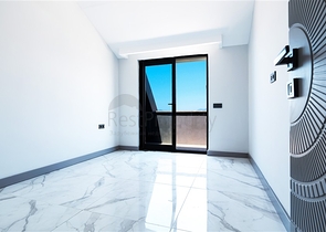 Penthouse by the sea with spacious terraces and panoramic views