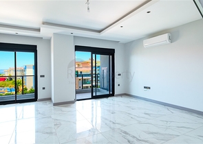 Penthouse by the sea with spacious terraces and panoramic views