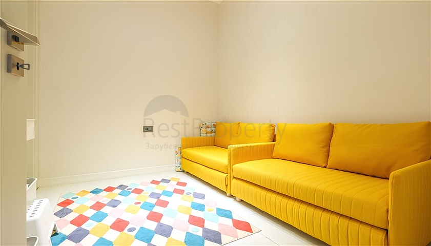 Luxury 3+1 apartment with garden in an elite complex by the sea