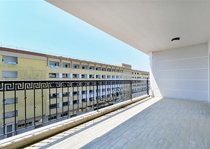 Spacious 3+1 penthouse with sea view just 50 meters from the beach